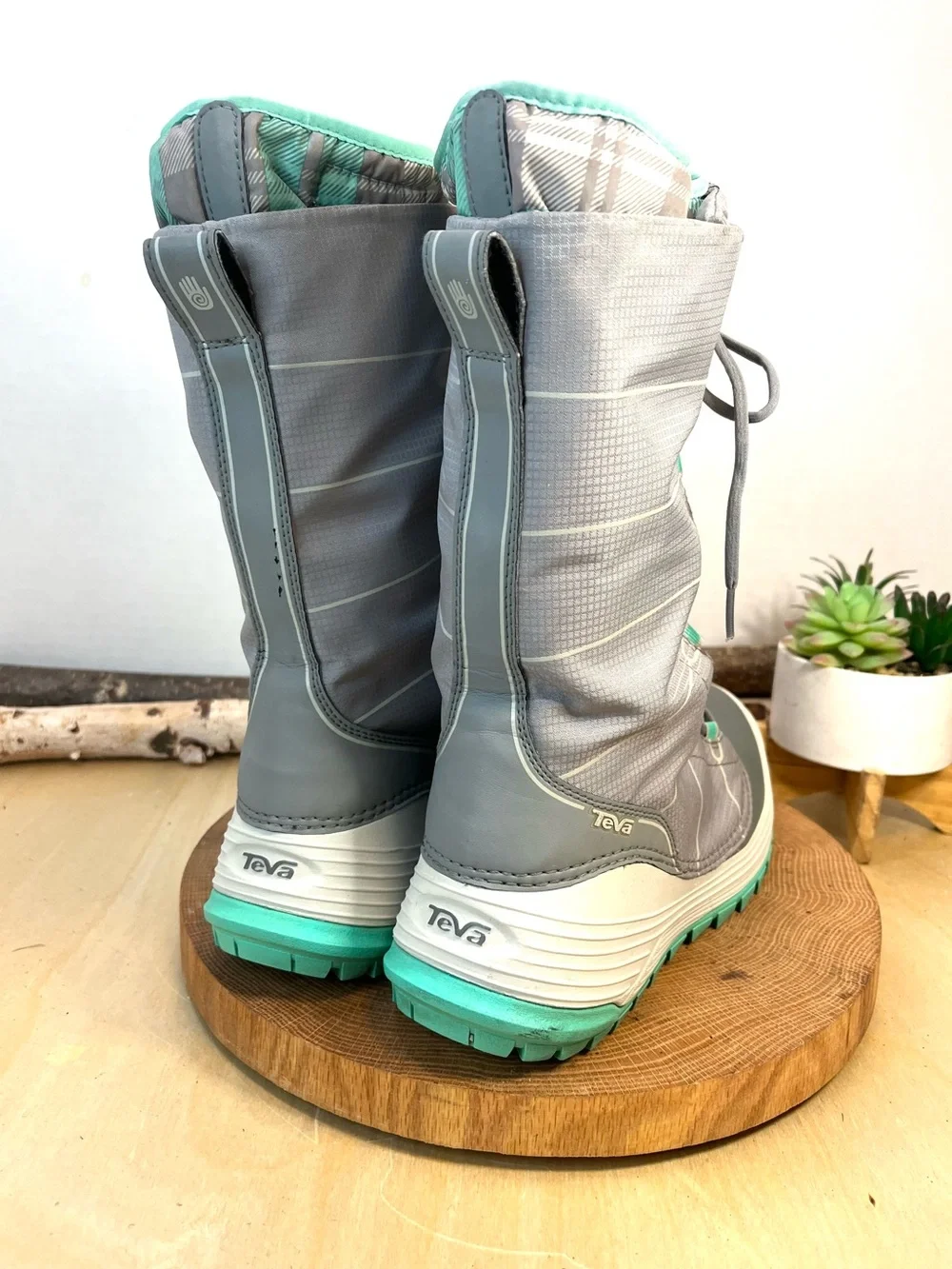 Teva Women’s Jordanelle Waterproof Winter Snow Boots Size 8